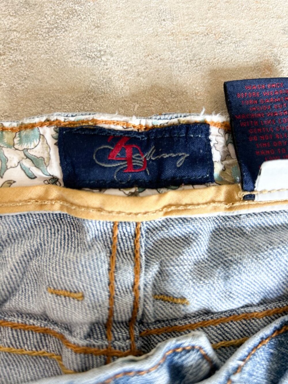 Women's Capri Embroidered Capri Jeans, Size 10 - Picture 5 of 9